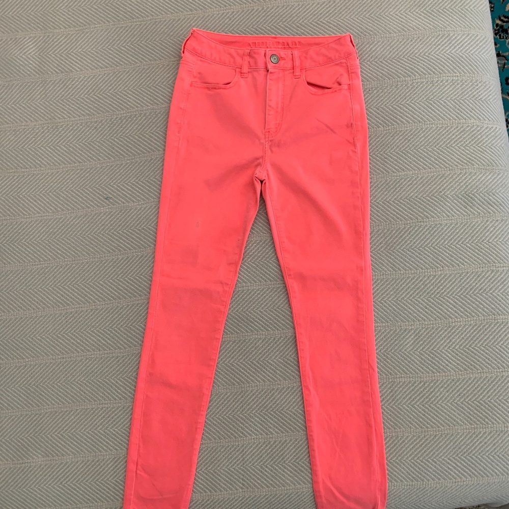 969 - VINTAGE - AMERICAN EAGLE OUTFITTERS - Neon Coral Skinny Jeans